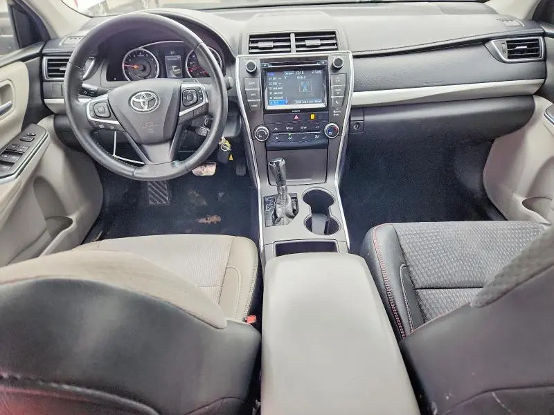 2017 TOYOTA CAMRY SE  