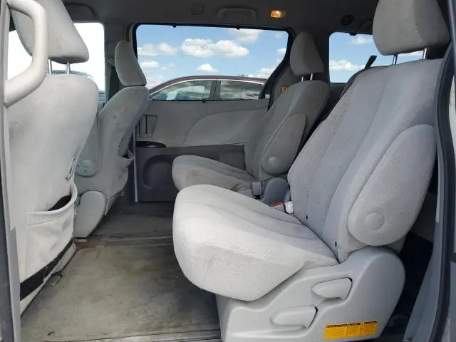 2011 TOYOTA SIENNA LE  