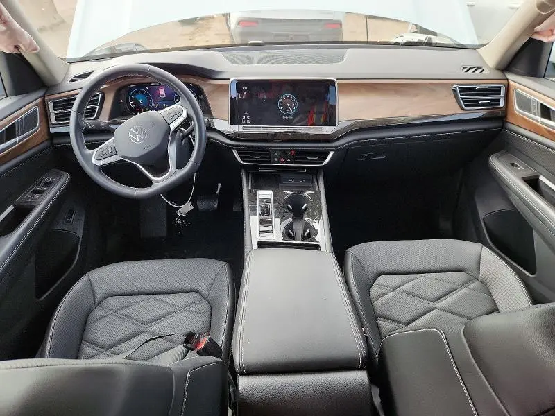 2024 VOLKSWAGEN ATLAS SE  