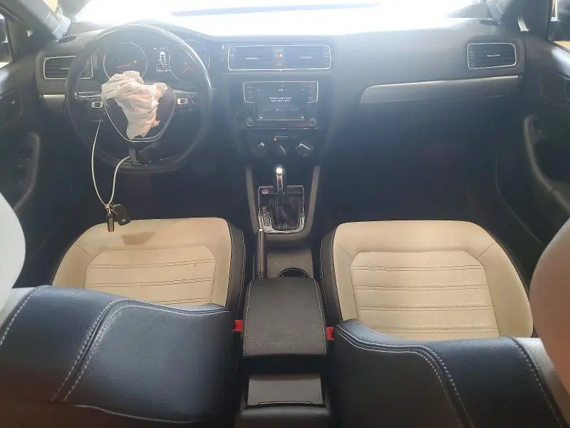 2016 VOLKSWAGEN JETTA SPORT  