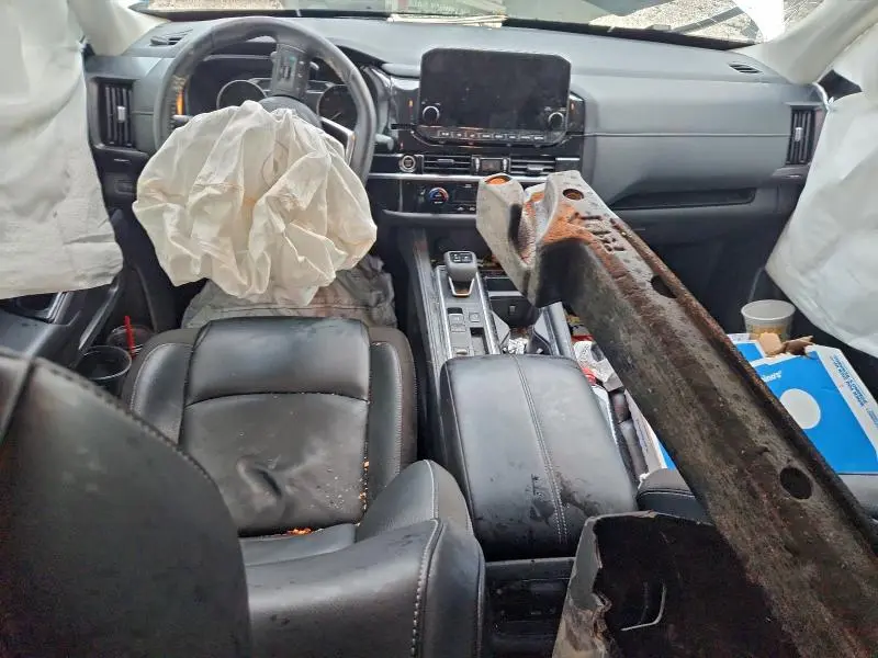 2024 NISSAN PATHFINDER SL  