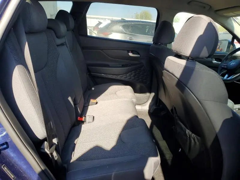 2019 HYUNDAI SANTA FE SE  