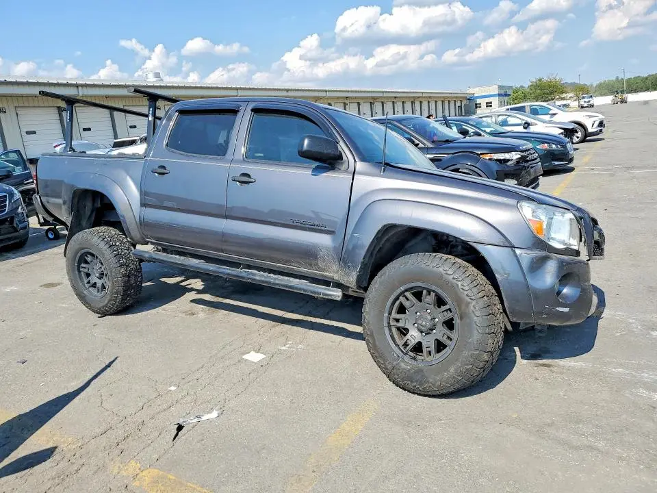 2011 TOYOTA TACOMA V6  
