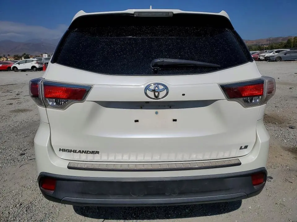 2015 TOYOTA HIGHLANDER LE PLUS  