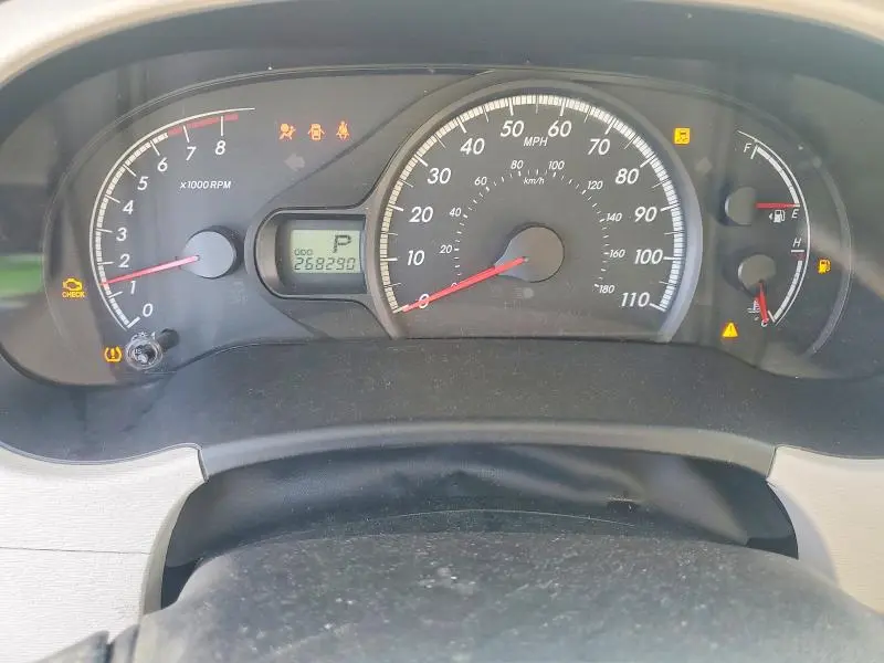 2011 TOYOTA SIENNA LE  