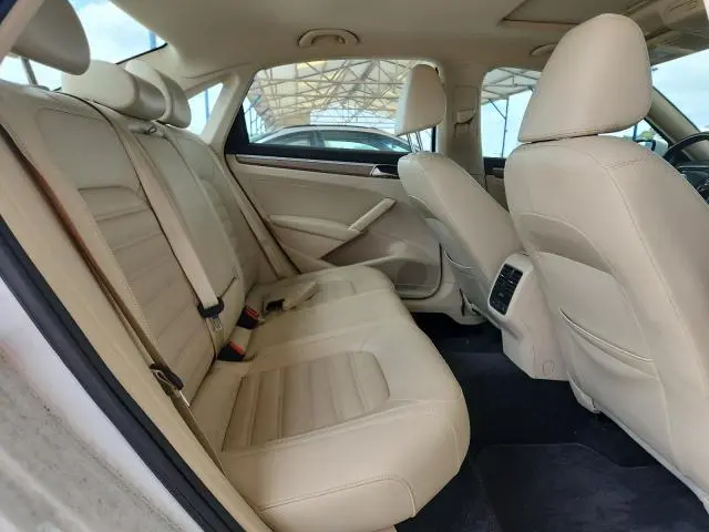 2017 VOLKSWAGEN PASSAT SEL PREMIUM  