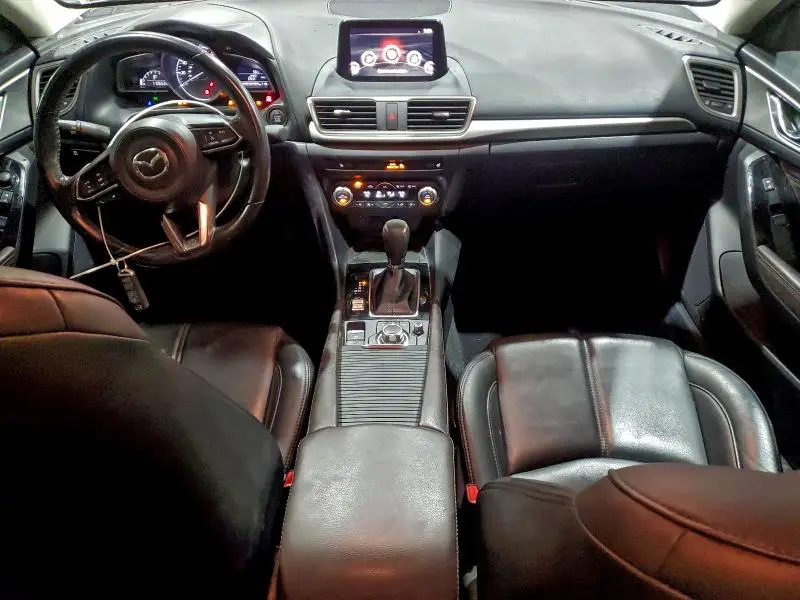 2018 MAZDA 3 TOURING  