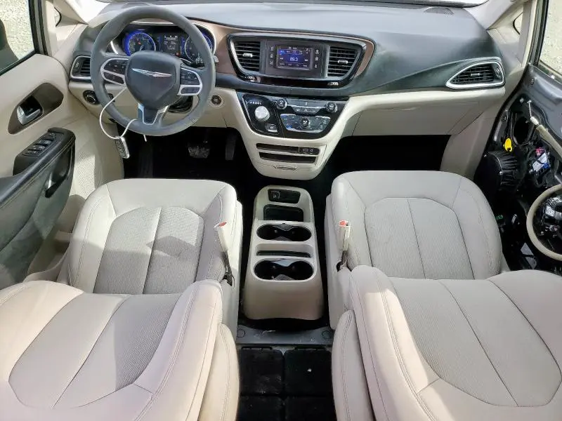 2017 CHRYSLER PACIFICA LX  