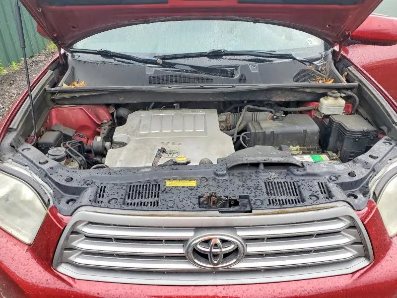 2010 TOYOTA HIGHLANDER SE  