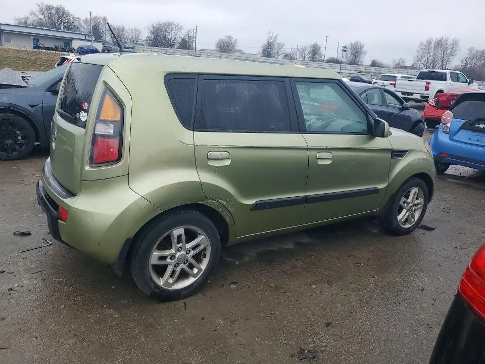 2010 KIA SOUL +  