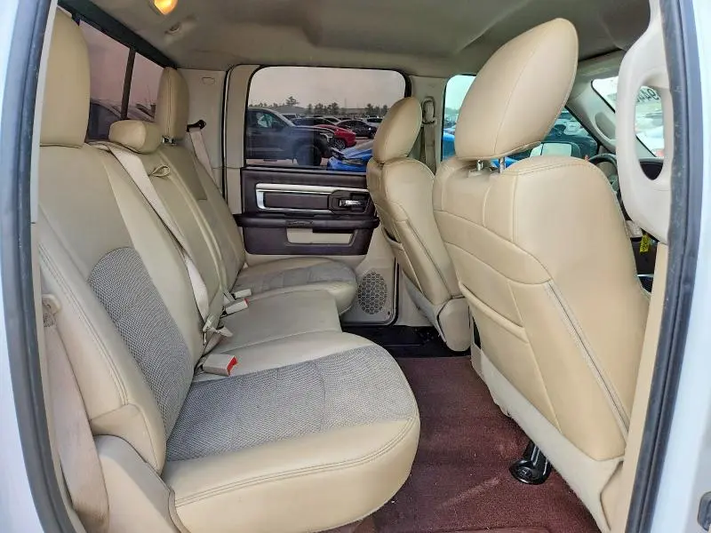 2017 RAM 1500 SLT  
