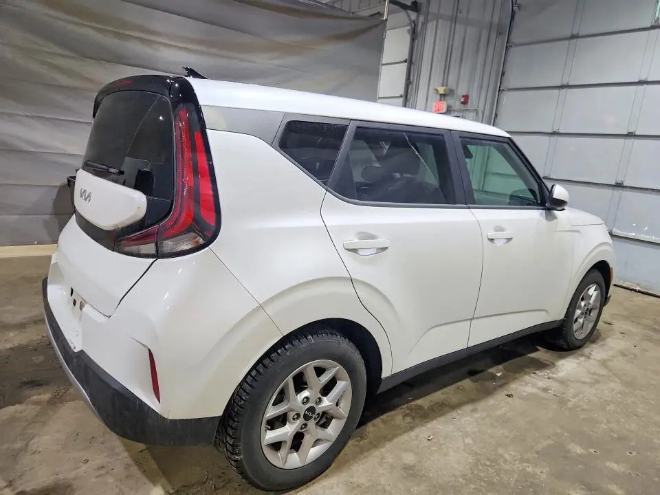 2025 KIA SOUL LX  