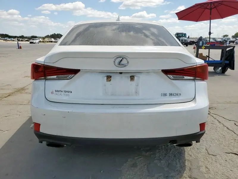 2018 LEXUS IS 300