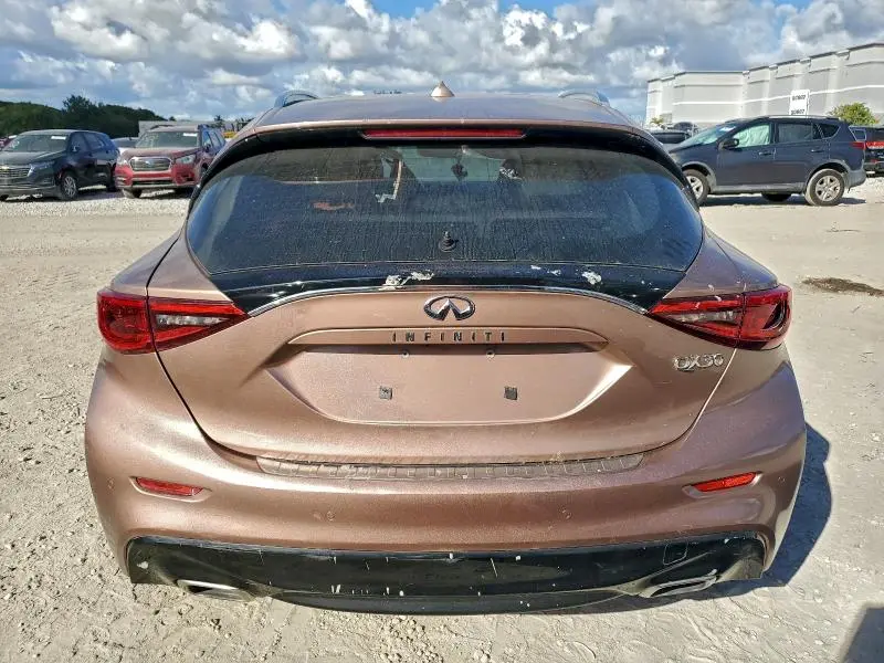 2017 INFINITI QX30 BASE  