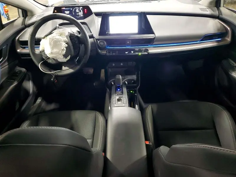 2025 TOYOTA PRIUS XLE  