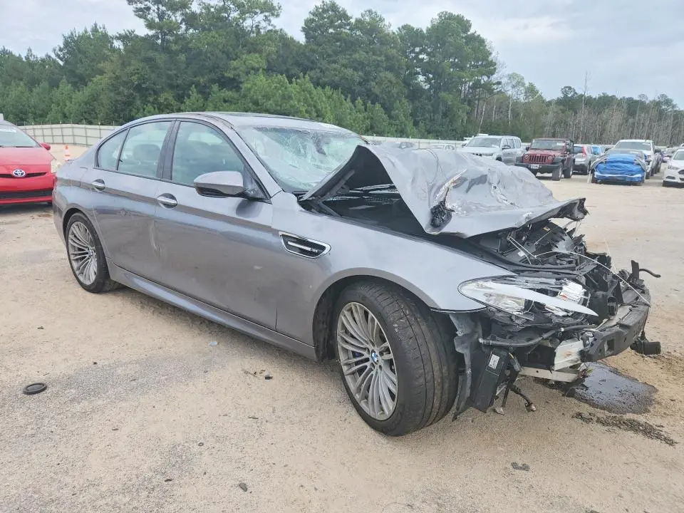 2013 BMW M5   