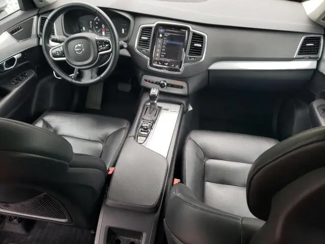 2017 VOLVO XC90 T5  
