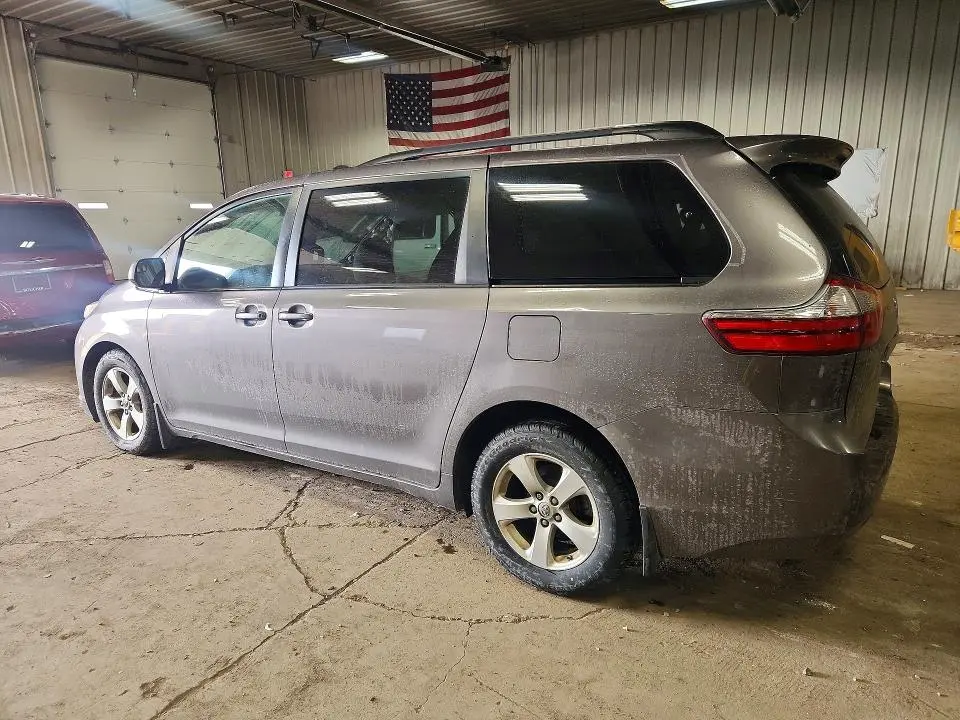 2017 TOYOTA SIENNA LE 8-PASSENGER  