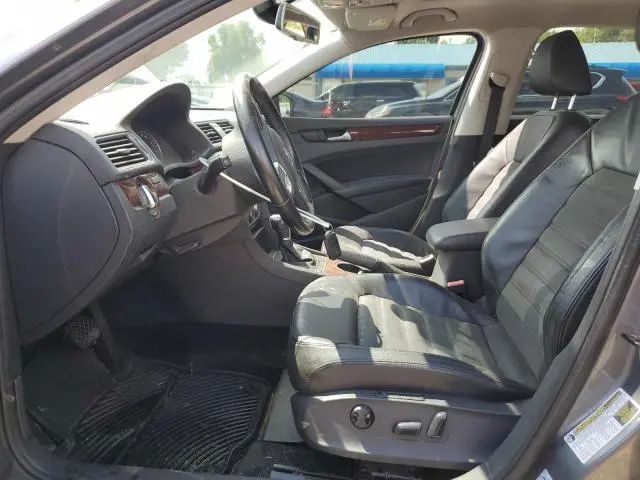 2013 VOLKSWAGEN PASSAT SEL