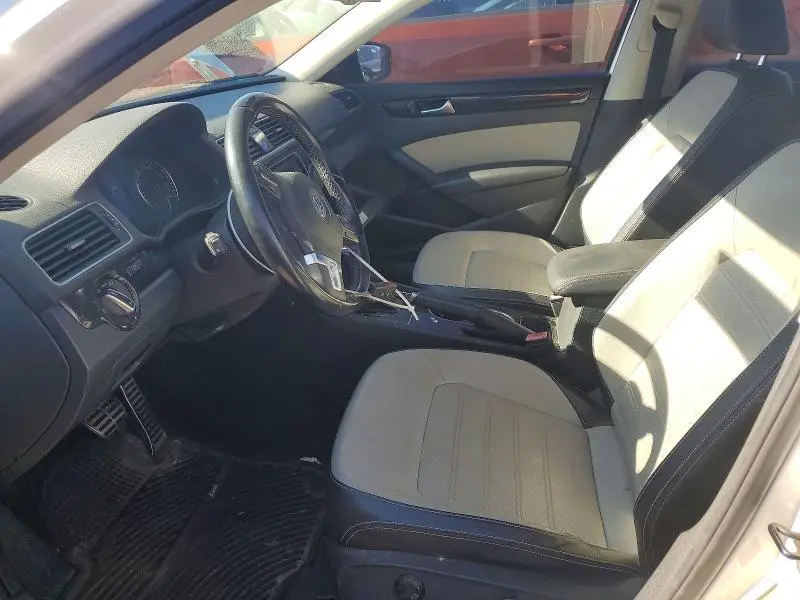 2014 VOLKSWAGEN PASSAT SE  