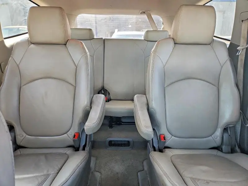 2012 CHEVROLET TRAVERSE LT  