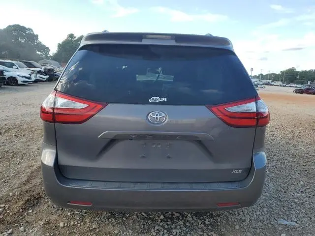 2016 TOYOTA SIENNA XLE  