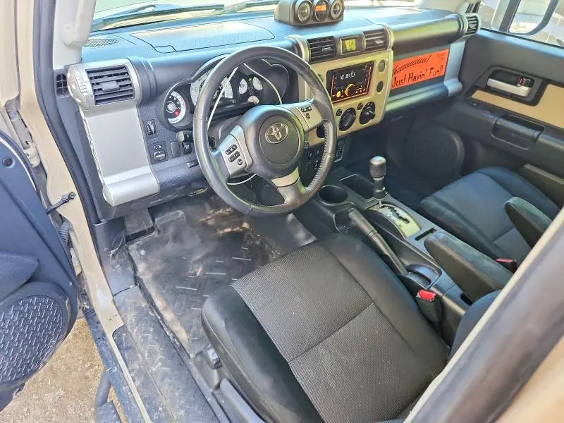 2011 TOYOTA FJ CRUISER BASE  