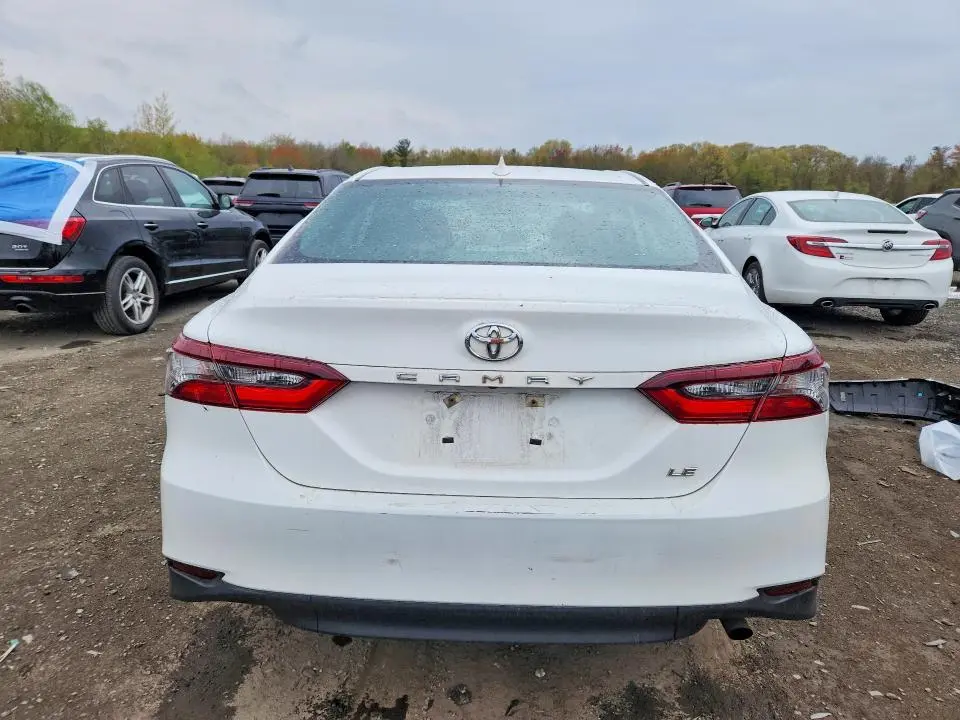 2021 TOYOTA CAMRY LE  