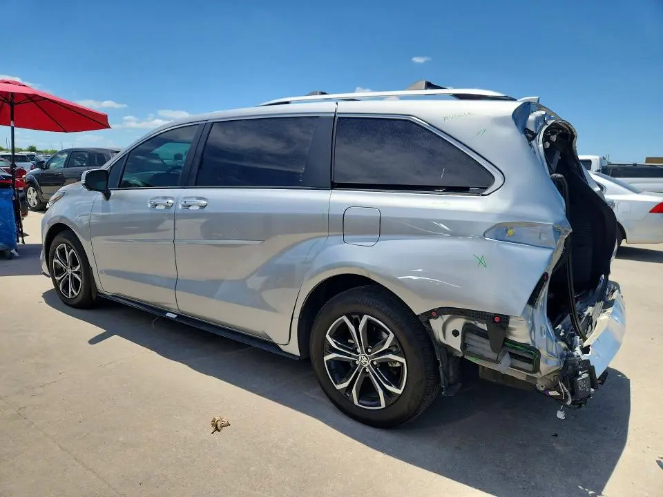 2025 TOYOTA SIENNA PLATINUM 7-PASSENGER  