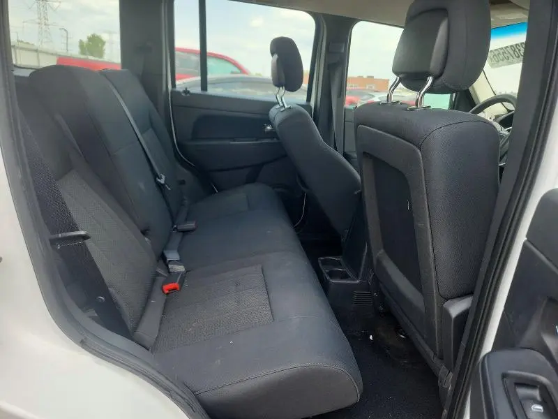 2011 JEEP LIBERTY SPORT  