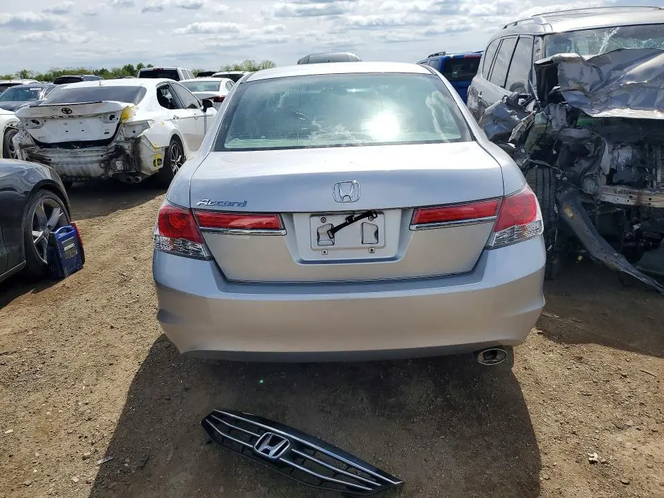 2011 HONDA ACCORD LX  