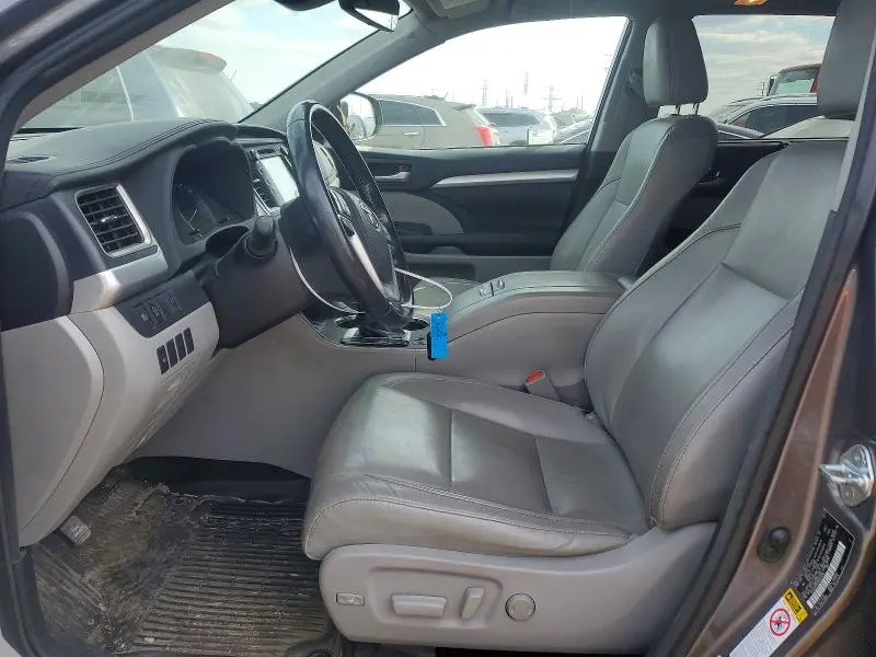 2017 TOYOTA HIGHLANDER XLE  
