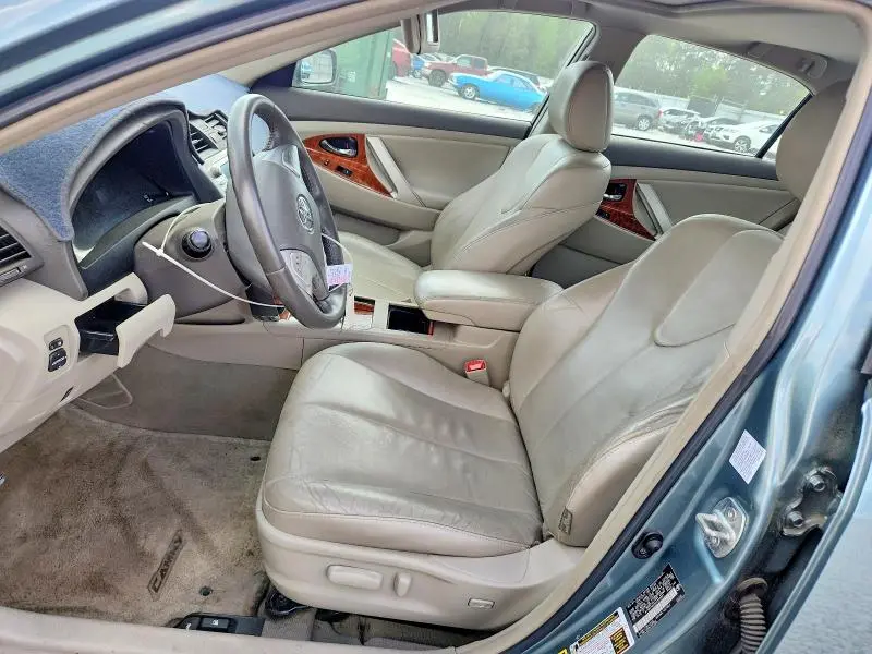 2010 TOYOTA CAMRY XLE  