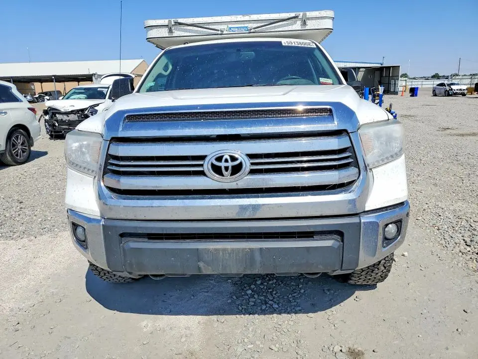 2017 TOYOTA TUNDRA SR5  