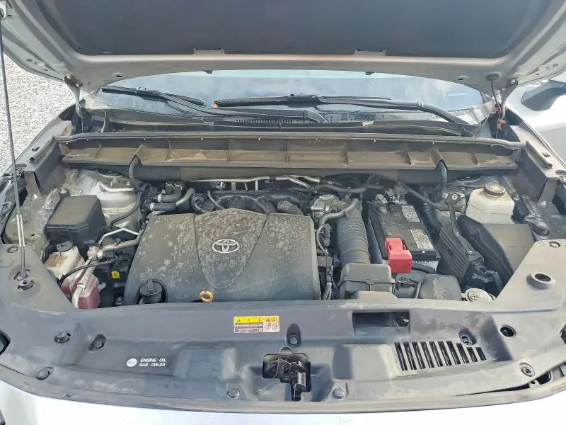 2022 TOYOTA HIGHLANDER LE  