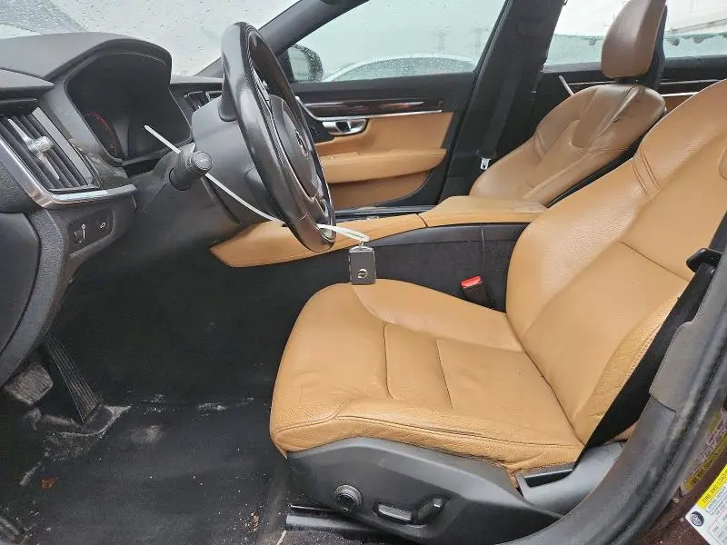 2018 VOLVO S90 T5 MOMENTUM  