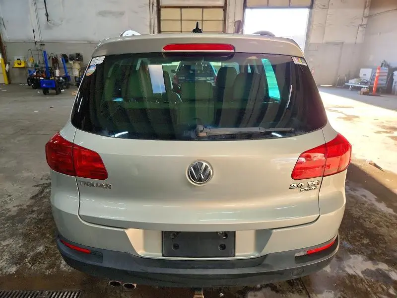 2013 VOLKSWAGEN TIGUAN S  