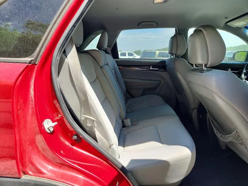 2011 KIA SORENTO LX  