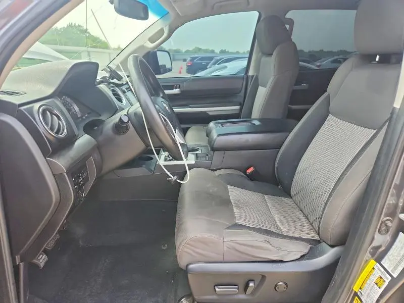 2016 TOYOTA TUNDRA CREWMAX SR5  
