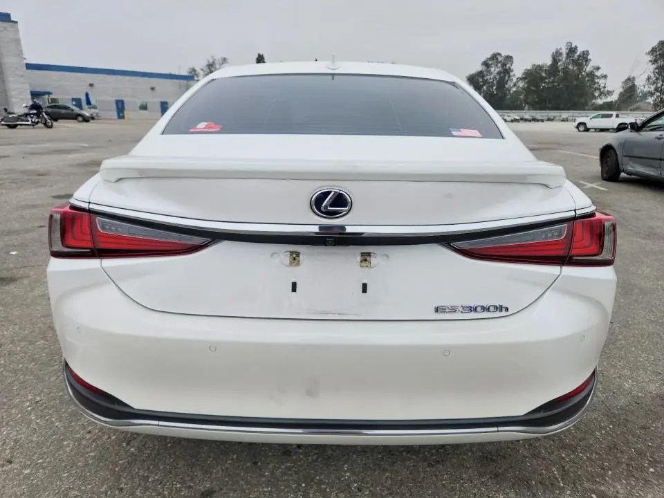 2021 LEXUS ES 300H  