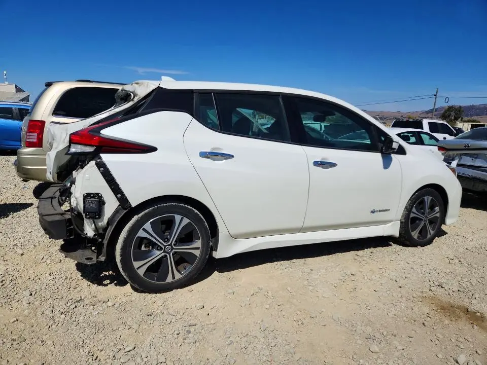 2018 NISSAN LEAF SL  