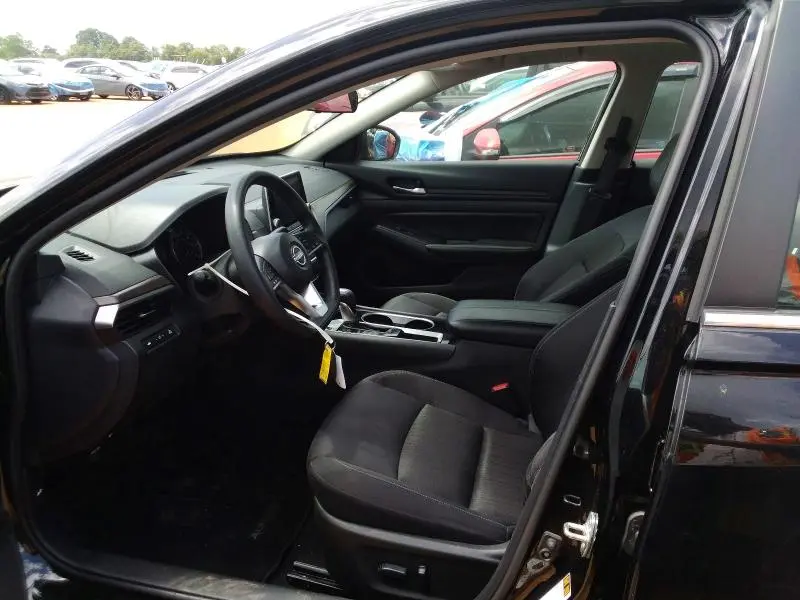 2024 NISSAN ALTIMA SV  