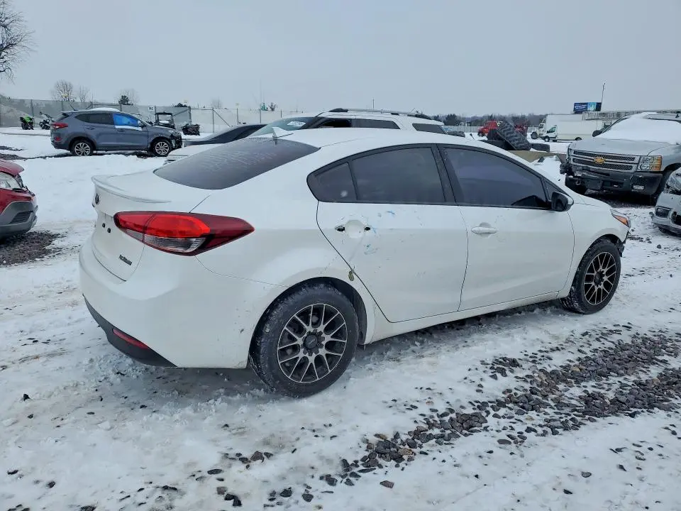 2017 KIA FORTE LX  