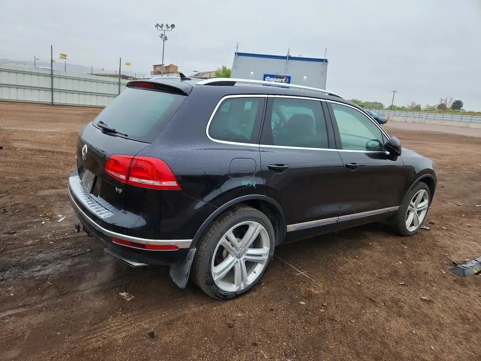 2017 VOLKSWAGEN TOUAREG EXECUTIVE  