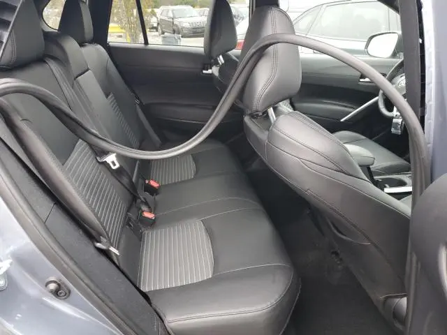 2024 TOYOTA COROLLA CROSS SE  