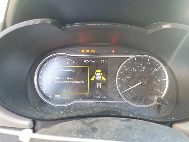 2021 NISSAN VERSA SV  