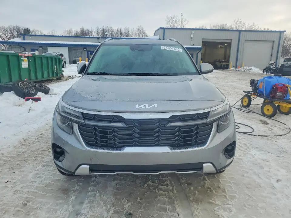 2025 KIA SELTOS EX  