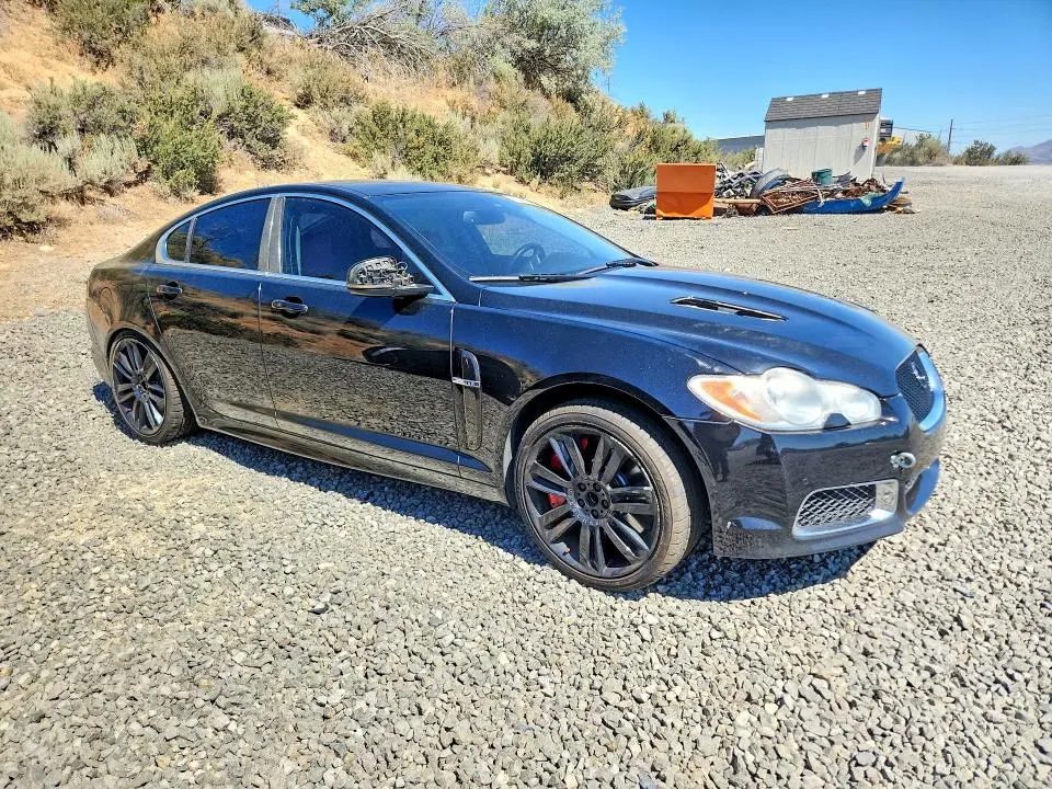 2010 JAGUAR XF R  