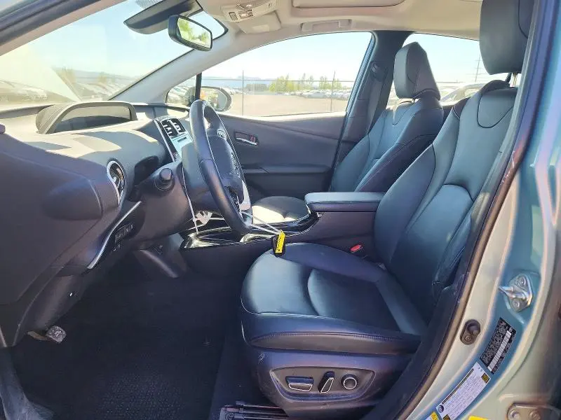 2017 TOYOTA PRIUS FOUR  