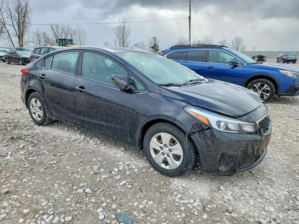 2017 KIA FORTE LX  
